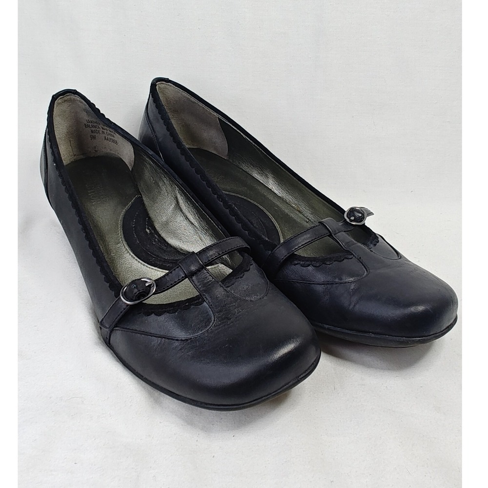Kenneth Cole Reaction Leather Wedge Mary Jane Black Scalloped T-Strap 9M